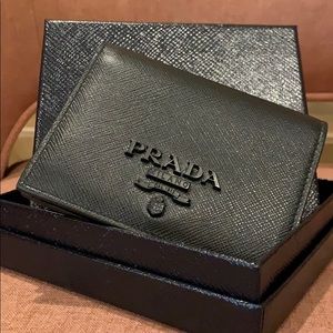 prada bifold saffiano leather wallet